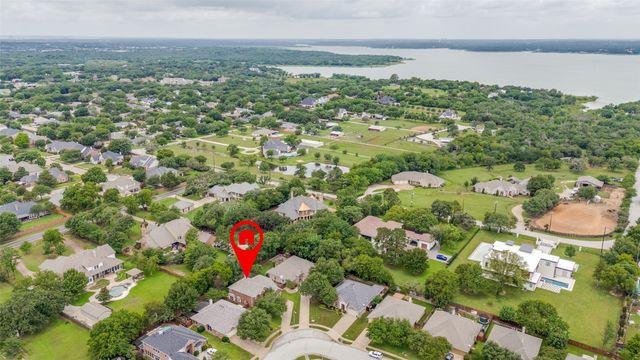3821 Sandlin Street, Grapevine, TX 76092