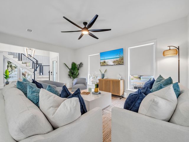 84 Mark Street, Destin, FL 32541