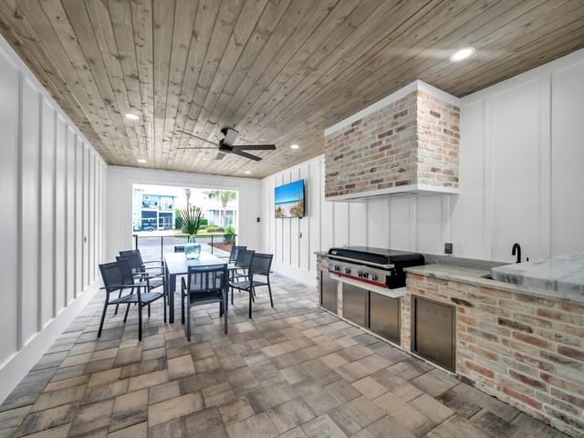 84 Mark Street, Destin, FL 32541