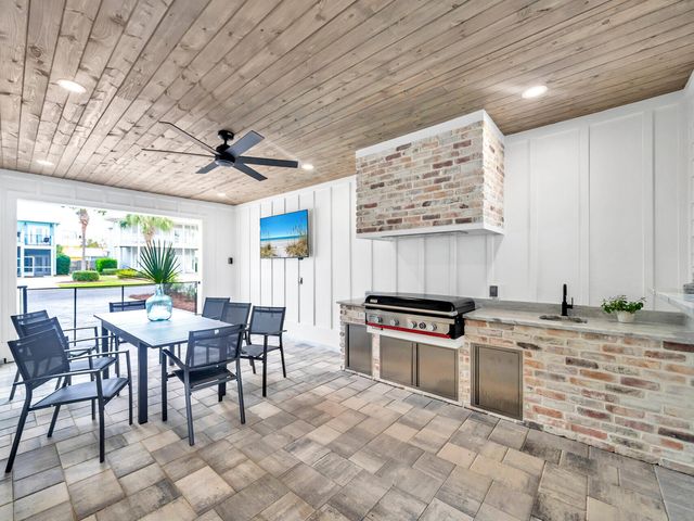 84 Mark Street, Destin, FL 32541