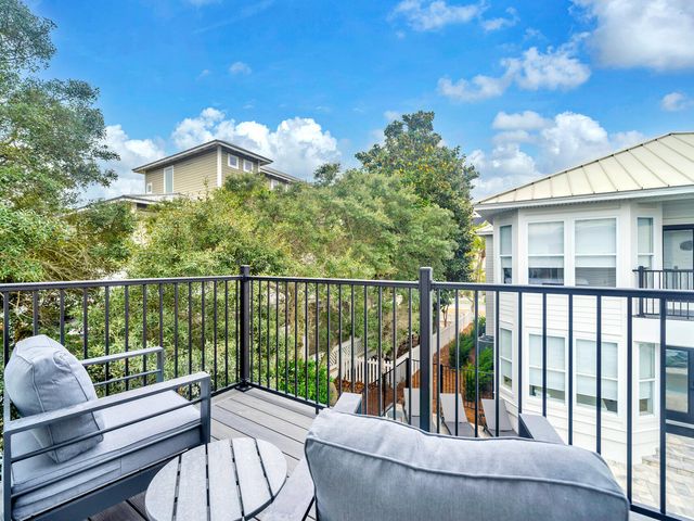 84 Mark Street, Destin, FL 32541