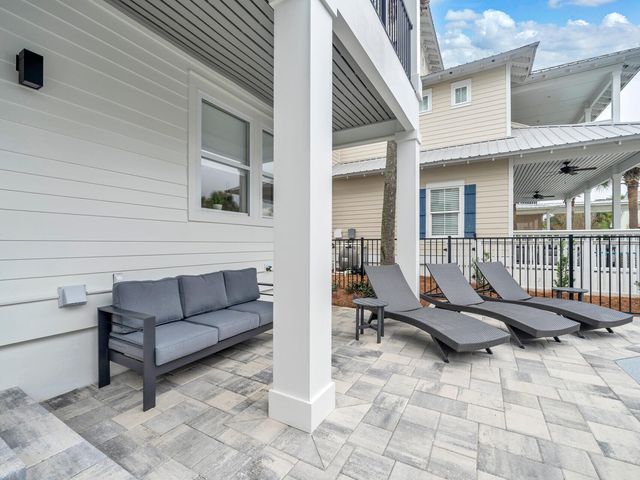 84 Mark Street, Destin, FL 32541