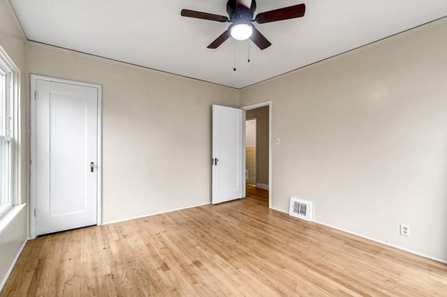 215 E Clinton Ave, Fresno, CA 93704