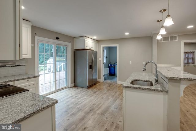 408 BURRS MILL RD, Southampton, NJ 08088