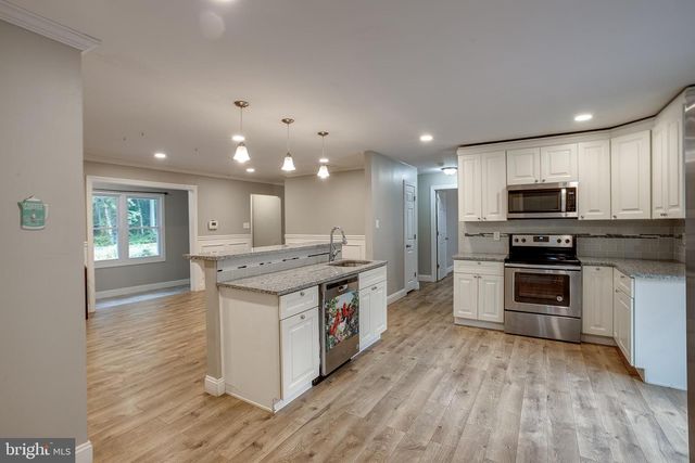 408 BURRS MILL RD, Southampton, NJ 08088