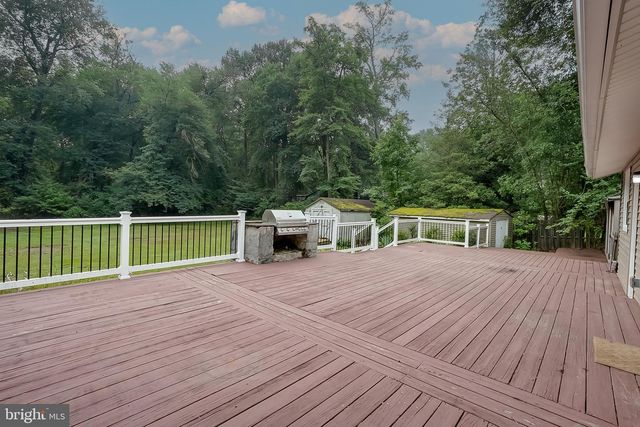 408 BURRS MILL RD, Southampton, NJ 08088