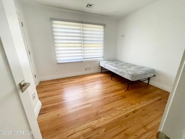 7 Berger Avenue, Oakhurst, NJ 07755