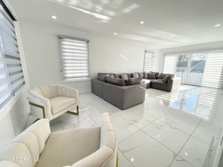 7 Berger Avenue, Oakhurst, NJ 07755