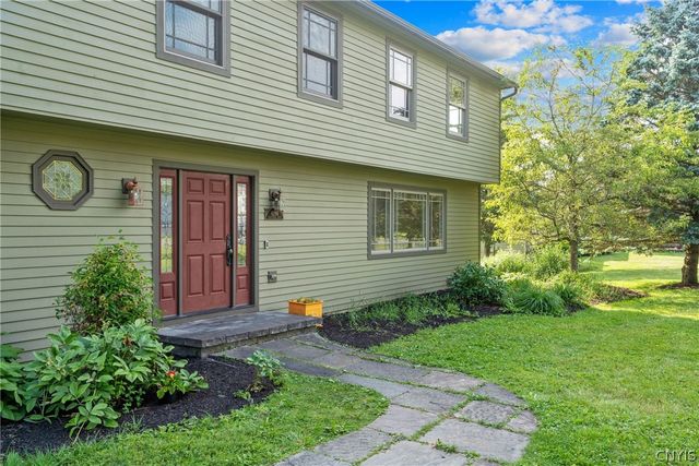 8294 Prestwick Drive, Manlius, NY 13104