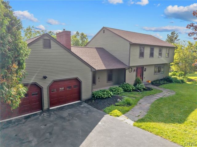 8294 Prestwick Drive, Manlius, NY 13104