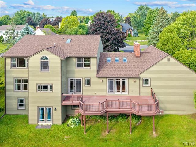 8294 Prestwick Drive, Manlius, NY 13104