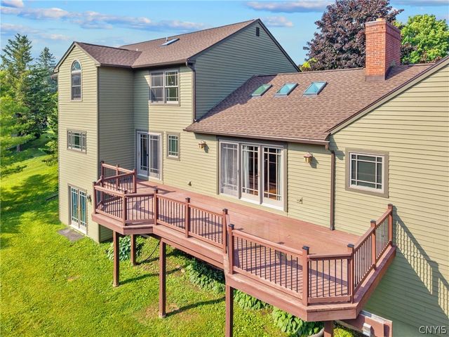 8294 Prestwick Drive, Manlius, NY 13104
