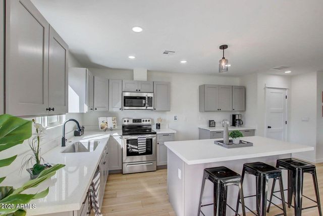 2509 E BROADWAY Road 2, Phoenix, AZ 85040