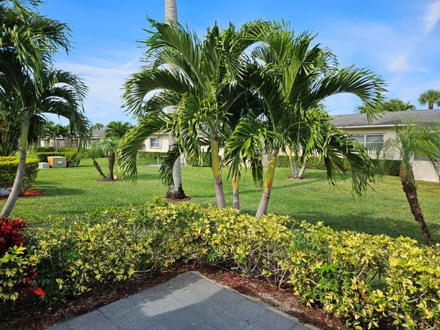 2572 E Emory Drive E I, West Palm Beach, FL 33415