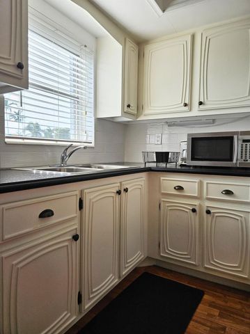 2572 E Emory Drive E I, West Palm Beach, FL 33415