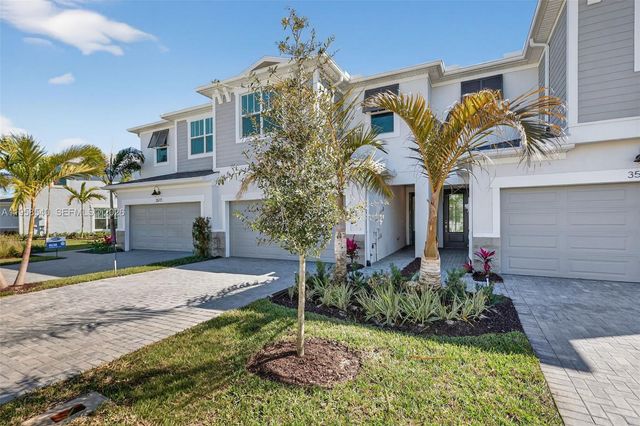 3574 NW Solange Ct, Jensen Beach, FL 34957