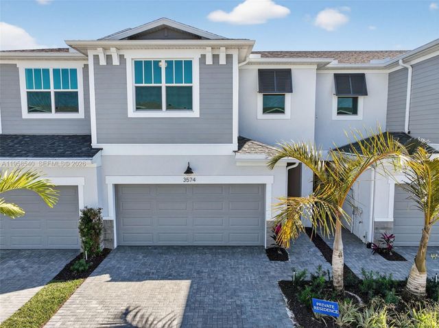 3574 NW Solange Ct, Jensen Beach, FL 34957