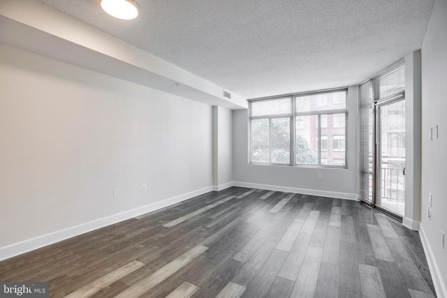 3600 S GLEBE RD #427W, Arlington, VA 22202