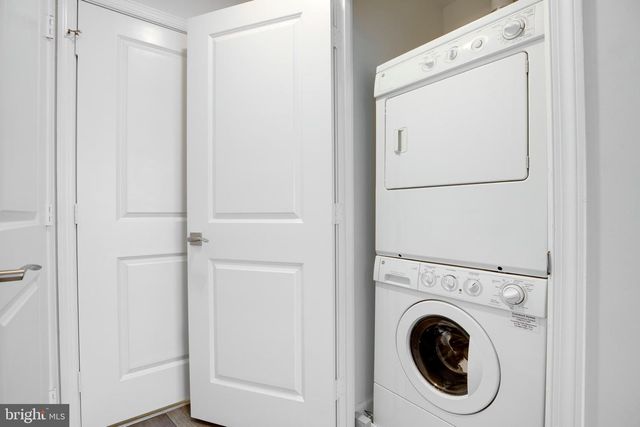 3600 S GLEBE RD #427W, Arlington, VA 22202