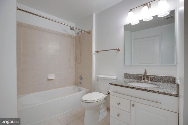 3600 S GLEBE RD #427W, Arlington, VA 22202