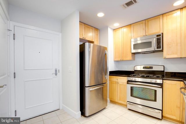3600 S GLEBE RD #427W, Arlington, VA 22202
