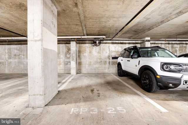 3600 S GLEBE RD #427W, Arlington, VA 22202