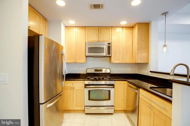 3600 S GLEBE RD #427W, Arlington, VA 22202