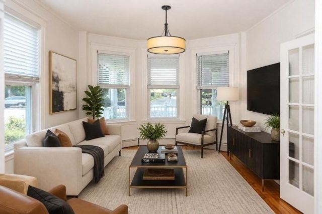 375 Lafayette St 1, Salem, MA 01970
