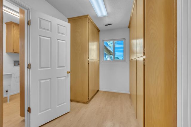 5900 Morgan Pl, Loomis, CA 95650