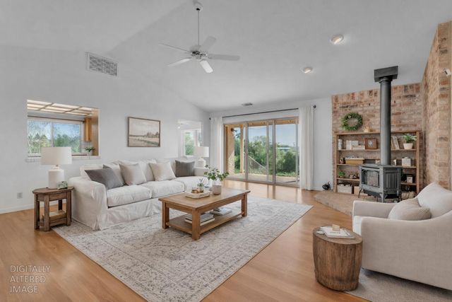 5900 Morgan Pl, Loomis, CA 95650