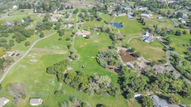 5900 Morgan Pl, Loomis, CA 95650