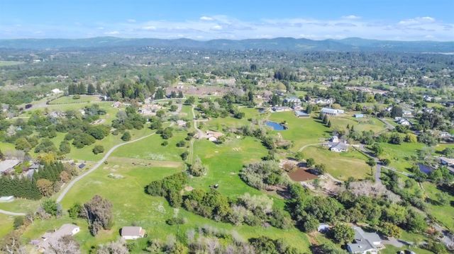 5900 Morgan Pl, Loomis, CA 95650