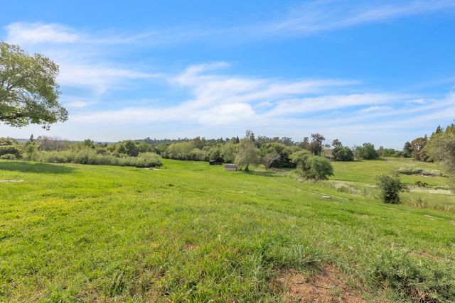 5900 Morgan Pl, Loomis, CA 95650