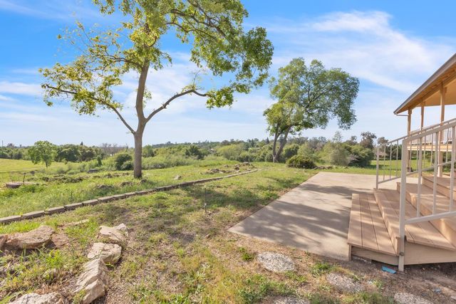 5900 Morgan Pl, Loomis, CA 95650