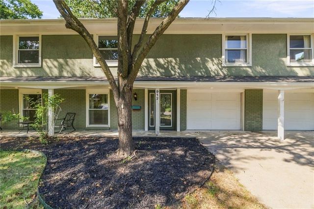 912 W 98th Street, Kansas City, MO 64114