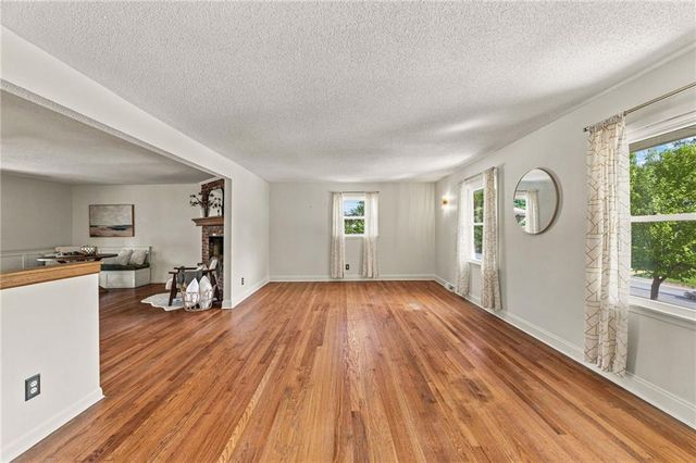 912 W 98th Street, Kansas City, MO 64114