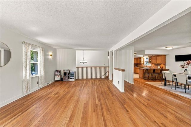 912 W 98th Street, Kansas City, MO 64114