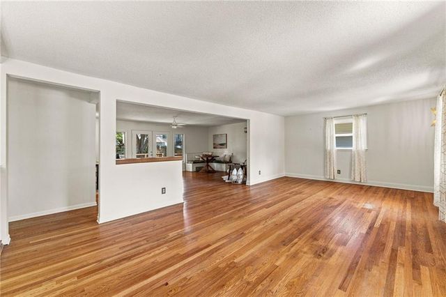 912 W 98th Street, Kansas City, MO 64114