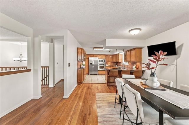 912 W 98th Street, Kansas City, MO 64114