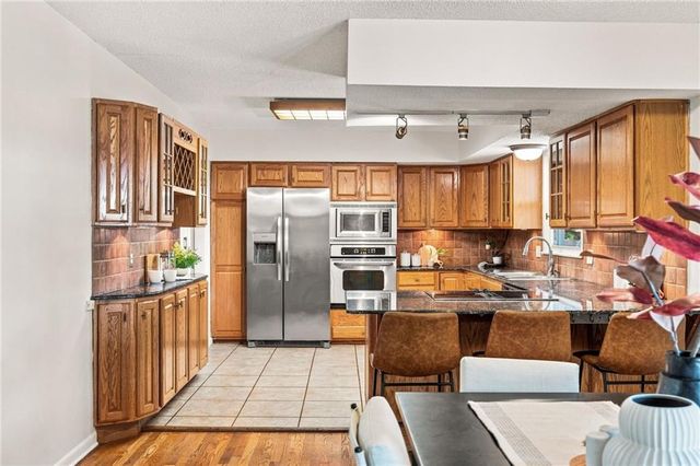 912 W 98th Street, Kansas City, MO 64114