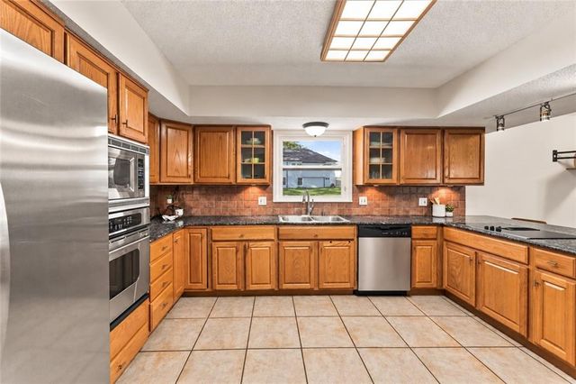 912 W 98th Street, Kansas City, MO 64114