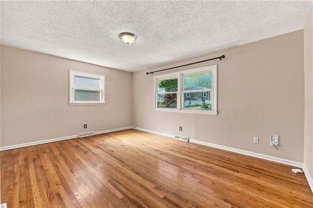 912 W 98th Street, Kansas City, MO 64114