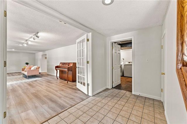 912 W 98th Street, Kansas City, MO 64114