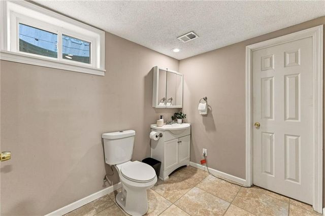912 W 98th Street, Kansas City, MO 64114