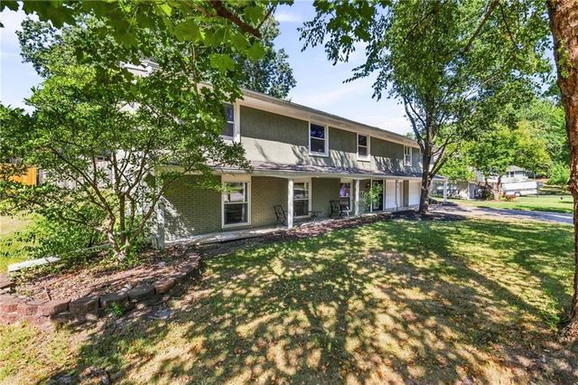 912 W 98th Street, Kansas City, MO 64114