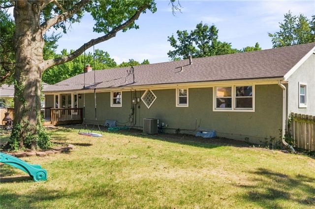 912 W 98th Street, Kansas City, MO 64114