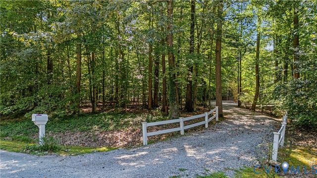 1937 Woodberry Mill Rd, Powhatan, VA 23139