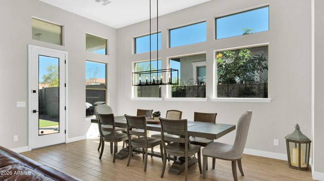 1932 W ROWEL Road, Phoenix, AZ 85085