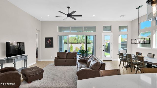 1932 W ROWEL Road, Phoenix, AZ 85085