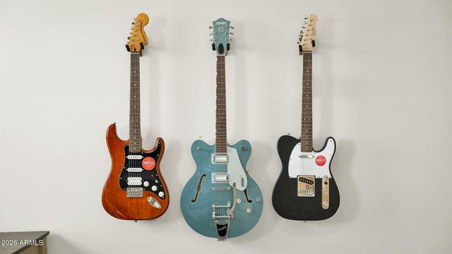 1932 W ROWEL Road, Phoenix, AZ 85085